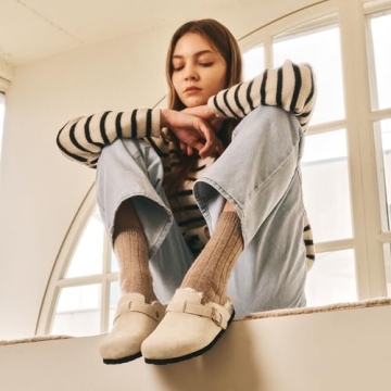 VENECORE Erica Clogs - Stylish and Cozy Footwear for Women