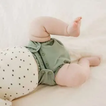 Esembly Cloth Diaper Bundle Set, 3 Organic Absorbent Inners and 1 Waterproof Recycled Diaper Cover, Reusable Washable Diapers with Snap Closure, Size 1 (7-17lbs), Aloe