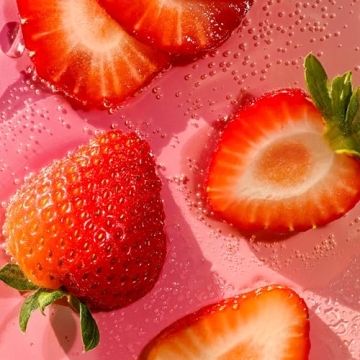 eos Organic Lip Balm Strawberry Sorbet - Dermatologist Recommended