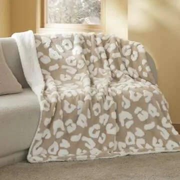 Bedsure Thick and Warm Sherpa Blanket for Winter, Cheetah Print Throw Blanket for Couch, Fuzzy Plush Cute Leopard Print Gifts for Women, Beige, 50x60 Inches