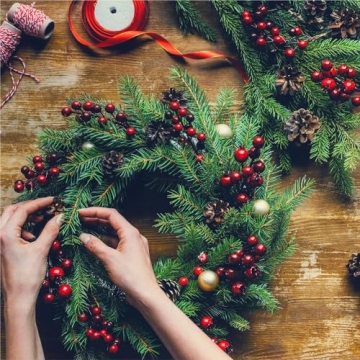 Sggvecsy Artificial Pine Branches & Berry Stems for Crafting