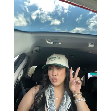 Stylish Two Tone Vintage Snapback Hat for Casual Outfits