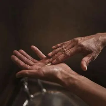 Aesop Reverence Aromatique Hand Balm | Rich, Skin-Softening Balm For Sustained Hydration with Emollient Ingredients | Paraben-Free + Cruelty-Free | 2.4 oz