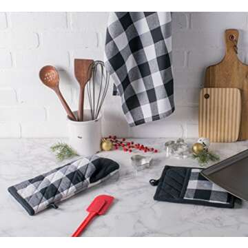 DII Buffalo Check Kitchen Collection, Classic Farmhouse Kitchen Set, Potholder, Black & White, 2 Piece
