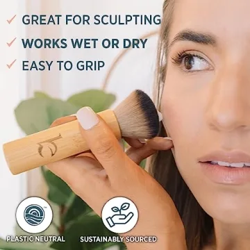 Premium Kabuki Brush for Flawless Self-Tanner Application