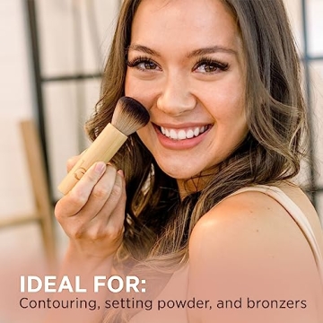 Premium Kabuki Brush for Flawless Self-Tanner Application