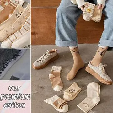5 Pairs Cute Women Fun Smile Face Ankle Sock Knitted White Novelty Comfy Cotton Girl Dress Smiley Crew Sock Aesthetic (5Pack-Smiling 01)
