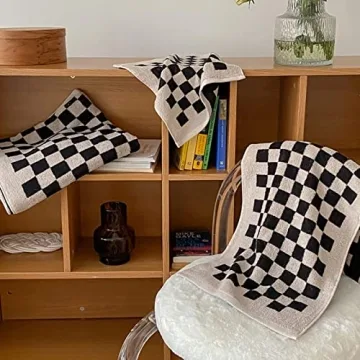 Stylish Checkered Hand Towels - Perfect for Any Bathroom