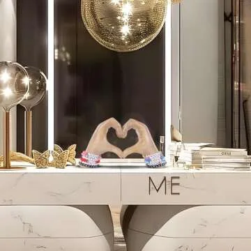 WUBIANJIE Heart Hands Sculpture - Elegant Love Decor
