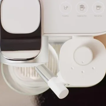 De'Longhi Nespresso Gran Lattissima Espresso Machine