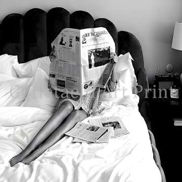 Vintage Newspaper Wall Art Black and White Women Posters News Headline Print Trendy Wall Art Fashion Girly Posters Funky Bathroom Pictures Woman Reading Newspaper Art Prints for 16x24inch No Frame