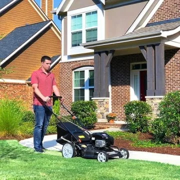 Yard Force Self-Propelled Mower, Briggs & Stratton 150cc Engine