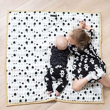 Wee Gallery Explore Playmat for Babies - Reversible Large Washable Floor Mat for Newborn, Infant, Baby, for Tummy Time Activities, Play, Travel and Development, Organic Fabric, High Contrast Animals
