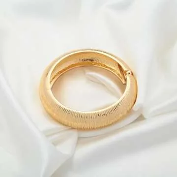 WOWORAMA Striped Gold Bangle Bracelets for Women Chunky Gold Hinged Cuff Bracelets Thick Wide Cuff Bangles Round Frill Arm Cuffs Statement Bracelets