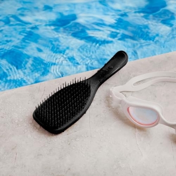 Tangle Teezer Ultimate Detangler Hairbrush for Wet & Dry Hair, Eliminates Knots & Reduces Breakage for All Hair Types, Liquorice Black