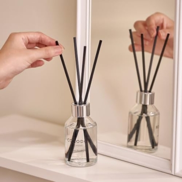 Classic Reed Diffuser in Dark Vanilla & Sandalwood