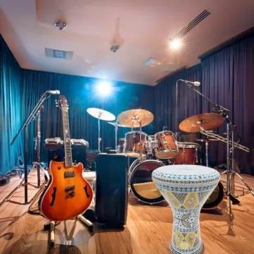 Exquisite 17" Mother of Pearl Darbuka Drum for Musicians