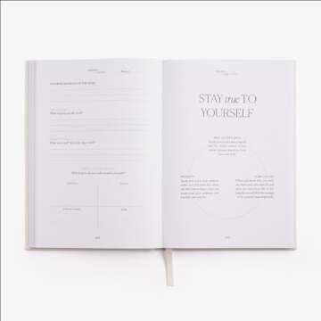 LIFE&Style Planner by Leonie Hanne, Daily Lifestyle Journal for Gratitude, Work, and Wellness with Reflective Prompts, Weekly Goal Planning, Style Insights, 90-Day Planner, Undated (Light Pink)