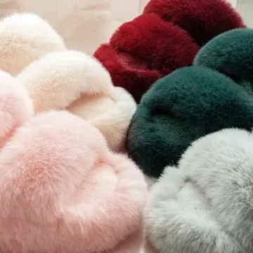 FamilyFairy Faux Fur Slippers for Luxurious Comfort