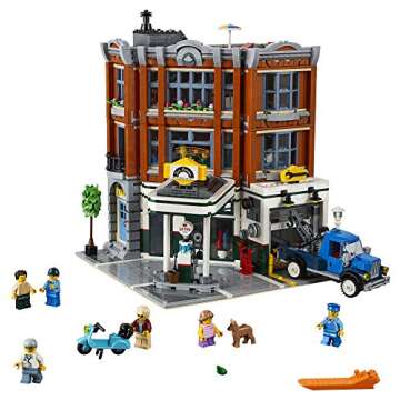 LEGO Creator Expert Corner Garage 10264 Building Kit: Nostalgic 1950s Corner Garage with 6 Minifigur...
