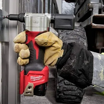 MILWAUKEE M12 Rivet Tool Kit for Quick Riveting
