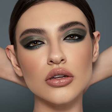 Sigma Beauty Professional E45 Eye Makeup Brush – Small Tapered Eyeshadow Blending Brush with SigmaTech® fibers for Seamless Eyeshadow Blending, Pointed Eyeshadow Brush for the Perfect Cut Crease