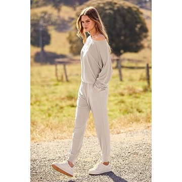 PRETTYGARDEN Women's 2 Piece Sweatsuit for Fall Comfort