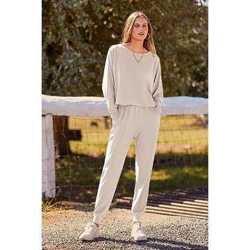 PRETTYGARDEN Women's 2 Piece Sweatsuit for Fall Comfort