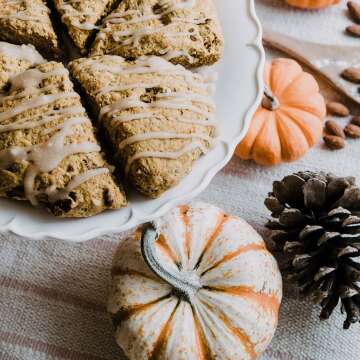 Spiced Pumpkin Large Apothecary Jar Candle 21.25 oz