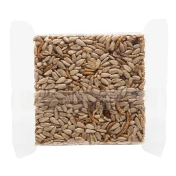 Manna Pro Coop Cakes - Nutritious Treat for Poultry