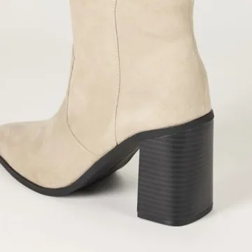 Stylish and Comfortable Women's Cassandra Western Boots