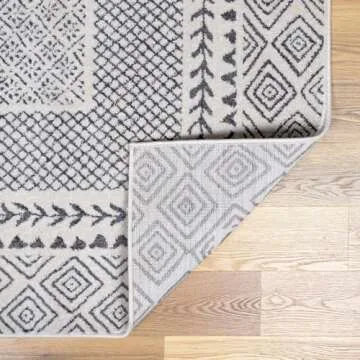 Hauteloom Burdette Vintage Bordered Area Rug 7'10"x10'3"