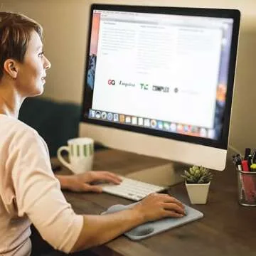 SenseAGE Compact Ergonomic Mouse Pad with Wrist Support, Pain Relief, Non-Slip Base, Optimized Tracking Surface, Lightweight & Portable, Ideal for Office, Home & Travel, 8.9 x 6.1 in (Grey)