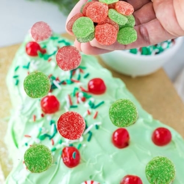 Sour Patch Kids Christmas Gummies - 30 Ounces of Sweet Joy!