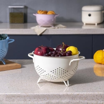 Versatile 5 Quart Metal Colander with Stable Three-Legged Base