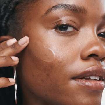 Clinique Even Better Clinical Radical Dark Spot Corrector + Interrupter Vitamin C Face Serum With Salicylic Acid + Glucosamine | Brightening + Discoloration Correcting, 1.7 Fl Oz