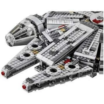 LEGO Star Wars Millennium Falcon 75105 Building Set