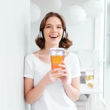 Stylish 4-Pack 22 oz Glass Cups with Lids and Straws