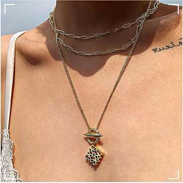 18K Gold SimpleThree-Dimensional Hollow-Out Bullet Clasp Necklace - Sophisticated Jewelry for Fashion-forward Individuals | Versatile Accessory Perfect for Any Event | Ideal Gift for Jewelry Lovers.