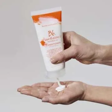 Bumble and bumble. Hairdresser's Invisible Oil Hydrating Conditioner | Hydrating, Anti Frizz, Shine, Color Safe | Curly, Wavy, Straight | With Argan Oil, Coconut Oil + Grapeseed Oil, 6.7 Fl Oz