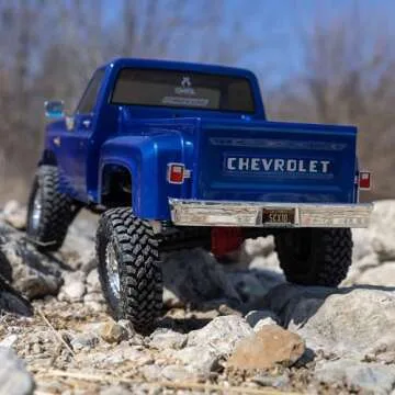 Axial RC Truck SCX10 III Base Camp 82 Chevy K10 RTR (Ready-to-Run, Battery and Charger Not Included) Blue, AXI03030T1