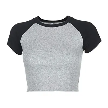 Stylish Y2K Baby Tee - Casual Crop Top for Trendsetters