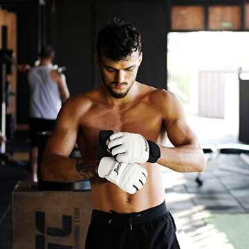 Xinluying Punch Bag Boxing Gloves for Martial Arts Training