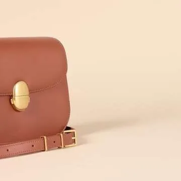 Amazon Essentials Women's Flap Bag, Tan, One Size