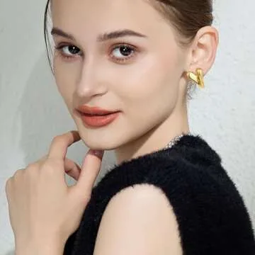 Follome 18K Gold Plated Heart Earrings for Women Gold Heart Studs Puffy Heart Shaped Earring Chunky Heart Statement Earrings