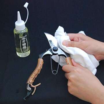 KUROBARA 100% Pure Tsubaki Japanese Cutlery Knife Maintenance Camellia Oil (8.3 oz) Dispenser