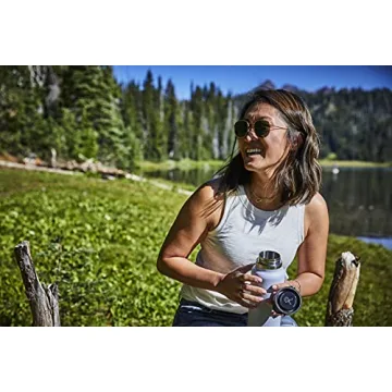 Hydro Flask Water Bottle 24 oz in Bright Sunflower