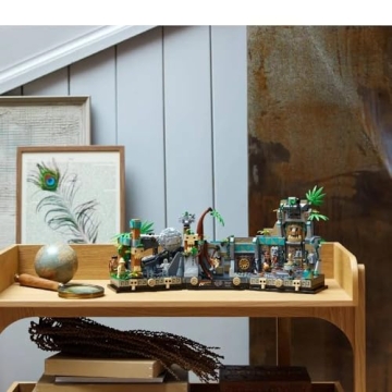 LEGO Indiana Jones Temple of The Golden Idol Building Set