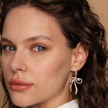 Stylish 8YEARS Gold Bow Earrings for Elegant Women