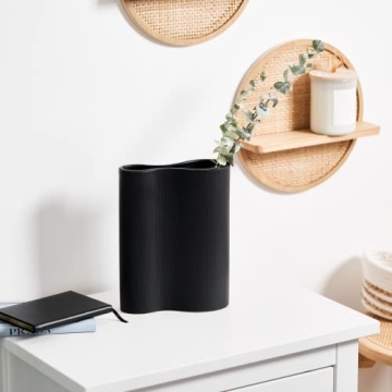 Luxe Infinity Black Ceramic Vase for Flower Displays and Decor